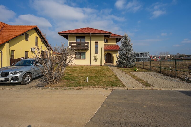 Paradisul Verde Corbeanca, vila P+1 de inchiriat, teren 613 mp.